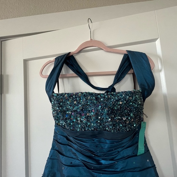 Party dress - Picture 5 of 5